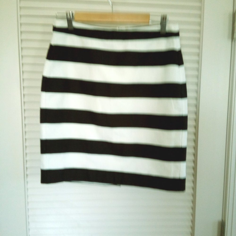 Banana Republic Striped Casual Career Skirt 6